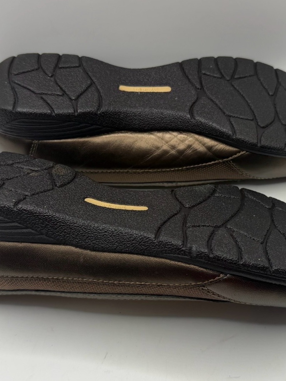 NWOT Softspots Metallic Bronze Slip Ons Comfort Flats -Size 8 - Picture 6 of 8
